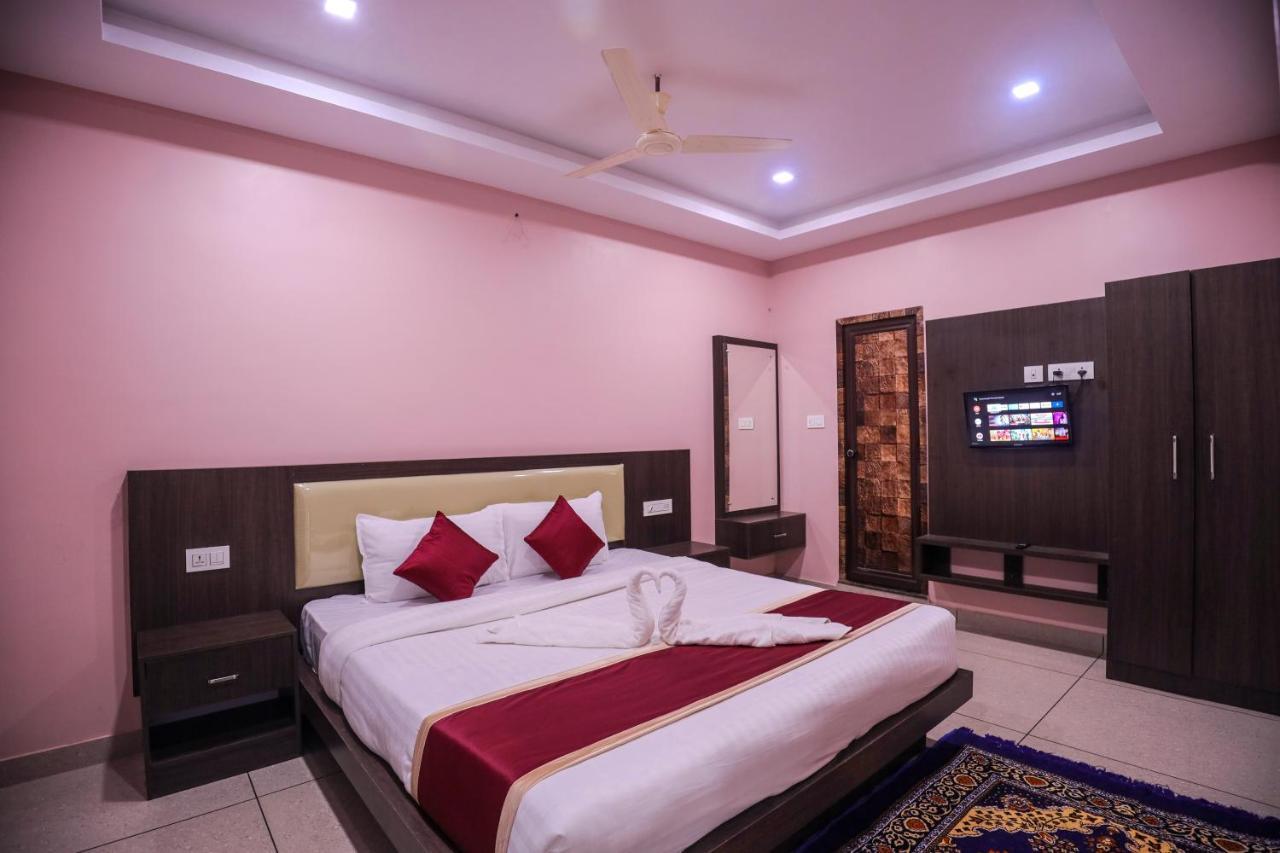 Zanbaq Residency Aparthotel ไวทีรี ภายนอก รูปภาพ