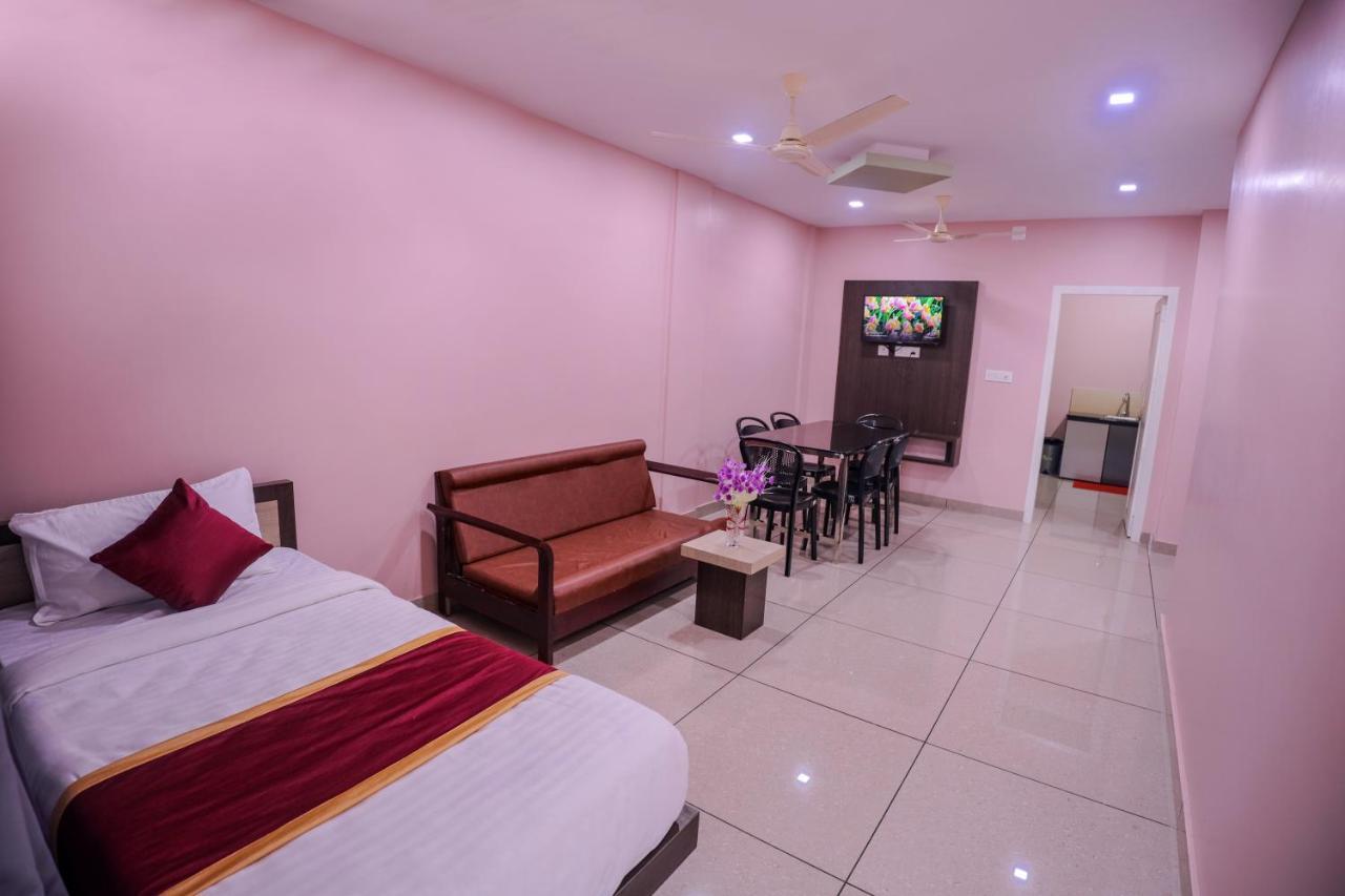 Zanbaq Residency Aparthotel ไวทีรี ภายนอก รูปภาพ